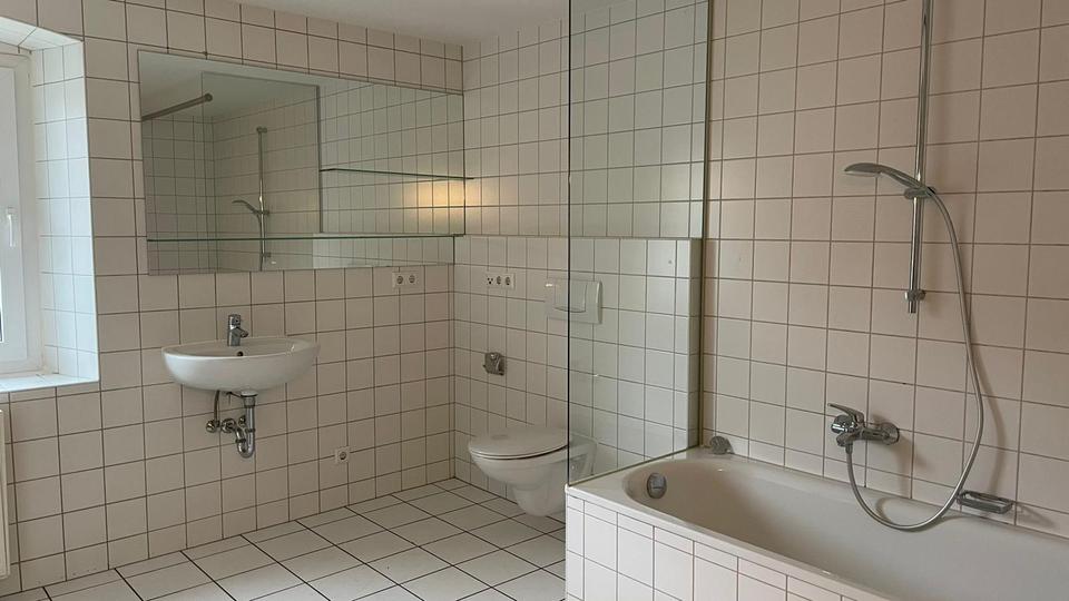 Einfamilienhaus Efringen-Kirchen Kirchen - 7 Zimmer, 400 m&sup2;, 2.500&euro; | Angebot:26625887