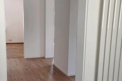 Wohnung Solms - 3 Zimmer, 76 m&sup2;, 900&euro; | Angebot:26652238
