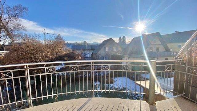 Helle 1-Zimmer-Wohnung mit Balkon & TG-Stellplatz in Laufen an der Salzach. 1 zimmer