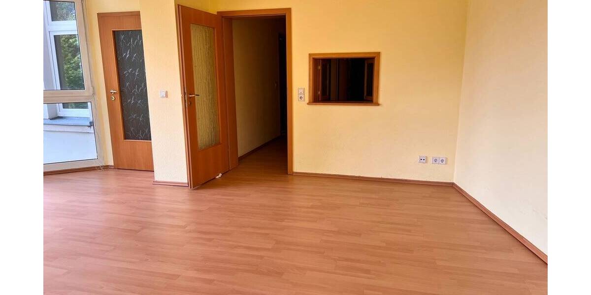 Etagenwohnung Plauen Westend - 2 Zimmer, 67 m&sup2;, 335&euro; | Angebot:26308225
