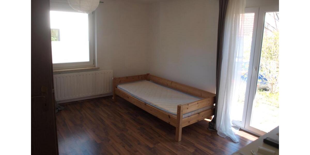 Erdgeschoßwohnung Tuttlingen - 1 Zimmer, 90 m&sup2;, 750&euro; | Angebot:26662149