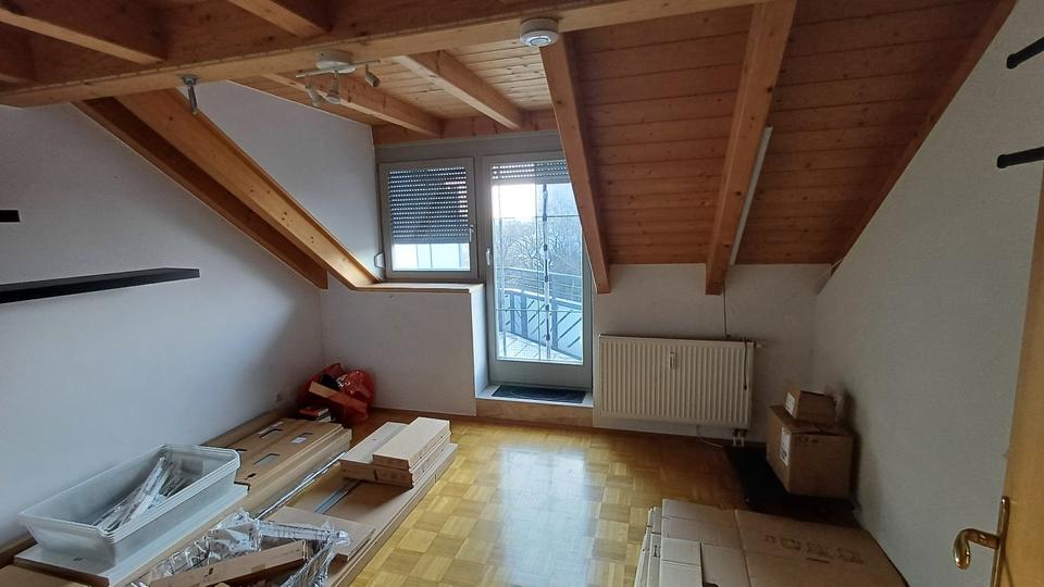 Dachgeschoßwohnung Putzbrunn - 3.5 Zimmer, 100 m&sup2;, 1.850&euro; | Angebot:26130517