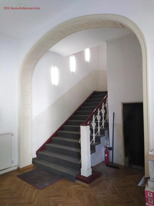 Luxuriöse 4-Raum-Wohnung mit ca. 154 m², Whirl-Poolwanne & einem gepflegten Garten in zentraler Lage von Meerane