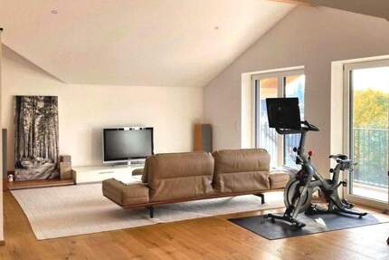 Großzügige Dachgeschosswohnung mit Bergblick 4 zimmer