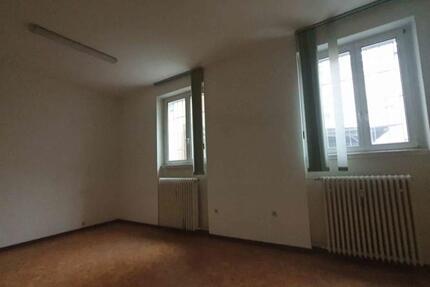 Gewerbeeinheit mit 5 Zimmern am Ludwigsplatz!!