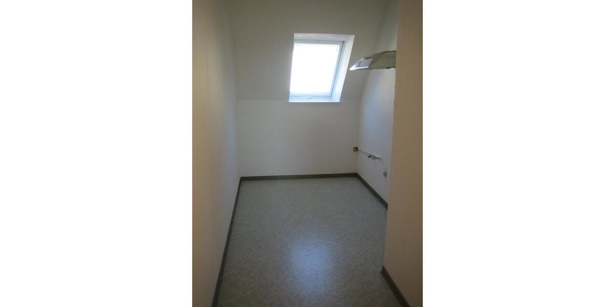 Dachgeschoßwohnung Salzhemmendorf - 3.5 Zimmer, 88 m&sup2;, 450&euro; | Angebot:25943331