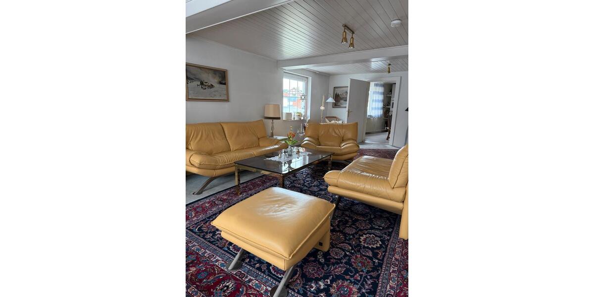 Etagenwohnung Neukirchen - 3 Zimmer, 230 m&sup2;, 800&euro; | Angebot:26413348