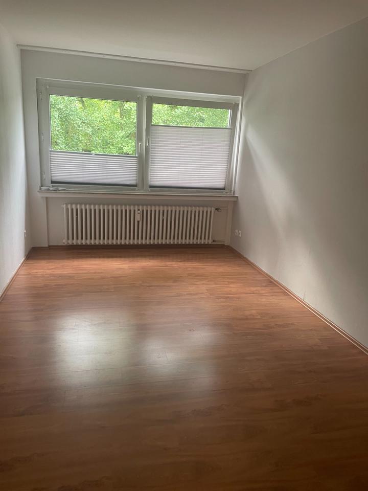 2,5 Zimmer - nähe City - 2 Ebenen - großer Balkon - 1. OG