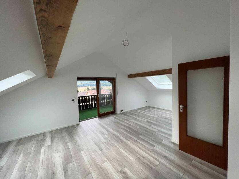 Dachgeschoss Wohnung zu vermieten