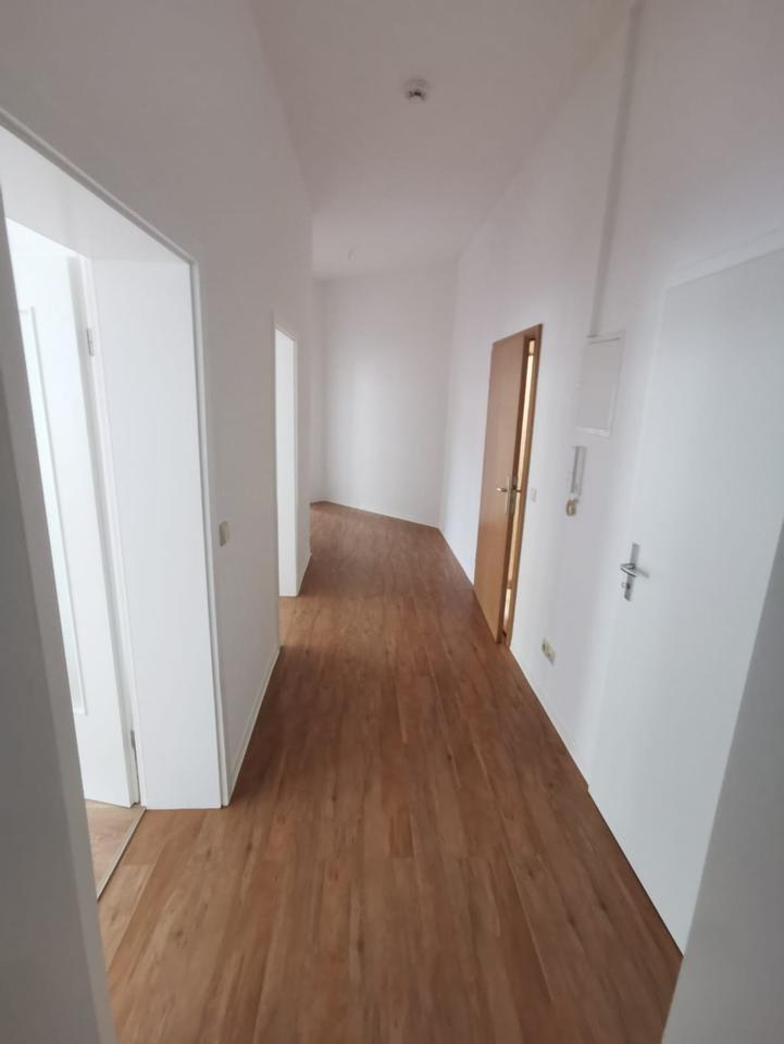 NEU renovierte 3-RW im 1.Obergeschoss zimmer