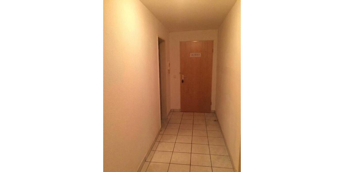 Zur Vermietung steht eine 65 Qm große 2 Zimmerwohnung mit Balkon 2 zimmer