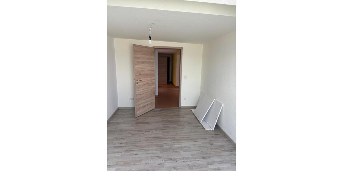 Dachgeschoßwohnung Ortenberg - 3 Zimmer, 97 m&sup2;, 880&euro; | Angebot:26420253