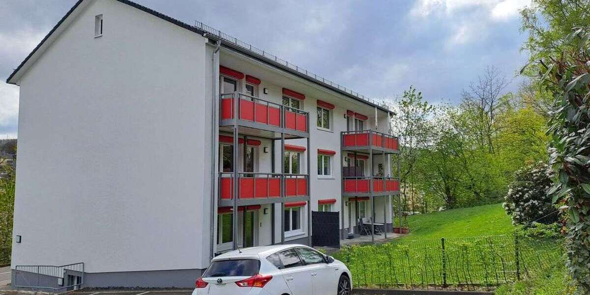 Etagenwohnung Siegen - 3 Zimmer, 76 m&sup2;, 648&euro; | Angebot:26449003