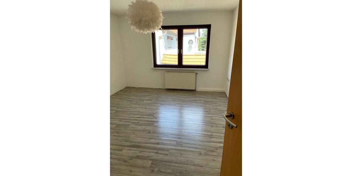 Etagenwohnung Nienburg (Saale) - 3 Zimmer, 125 m&sup2;, 650&euro; | Angebot:26058636