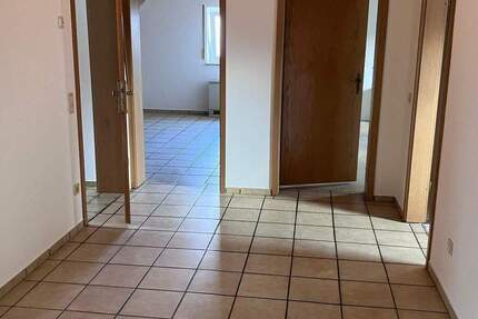 Renovierte 3-Zi.-DGW mit Gartenanteil - 91056 Erlangen-Hüttendorf 3 zimmer