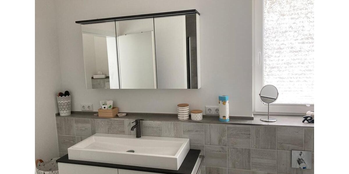 Hochparterre Naila - 3 Zimmer, 100 m&sup2;, 1.000&euro; | Angebot:25905391