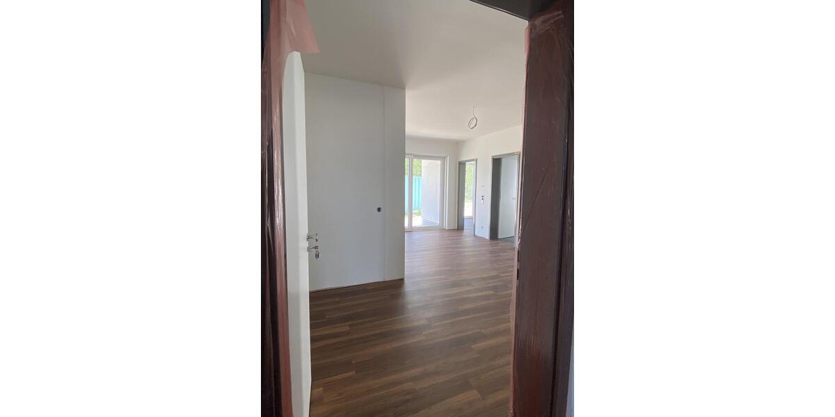 Erdgeschoßwohnung Döbeln - 4 Zimmer, 125 m&sup2;, 1.251&euro; | Angebot:23873141