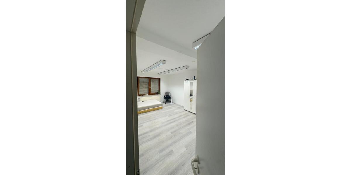 Etagenwohnung Bad Vilbel - 4 Zimmer, 100 m&sup2;, 2.500&euro; | Angebot:26583814