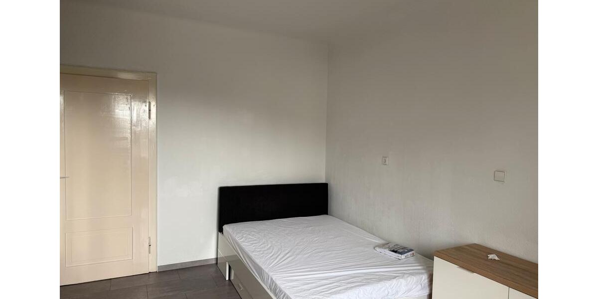 Wohnen auf Zeit Villingen-Schwenningen Schwenningen - 4 Zimmer, 20 m&sup2;, 400&euro; | Angebot:26268200