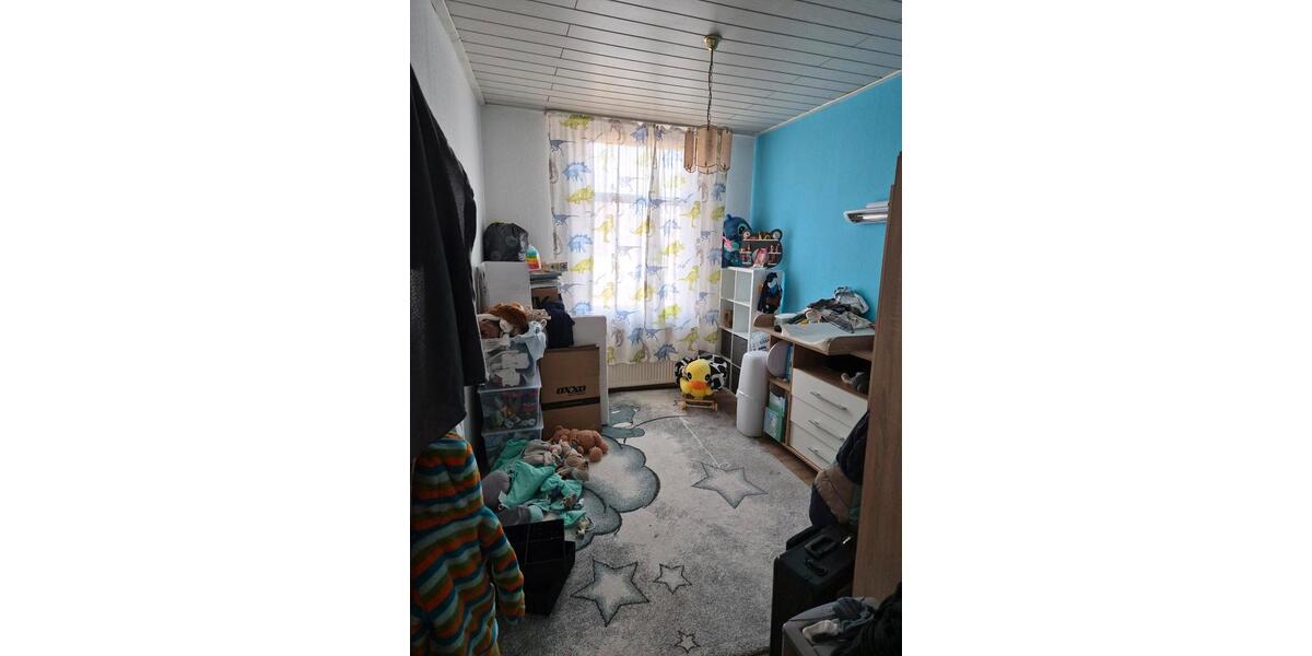 Etagenwohnung Pößneck - 3 Zimmer, 82 m&sup2;, 651&euro; | Angebot:25636095