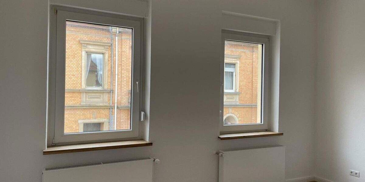 Sanierte 4-Zimmer-Wohnung mit 108 m² im 1. OG - zusätzliche EG-Wohnung im Haus verfügbar 4 zimmer