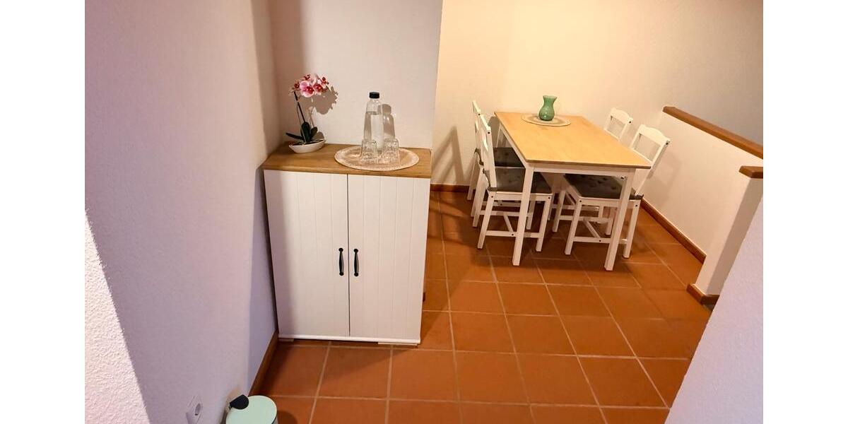 Wohnen auf Zeit Bornheim - 2 Zimmer, 160 m&sup2;, 70&euro; | Angebot:25230013