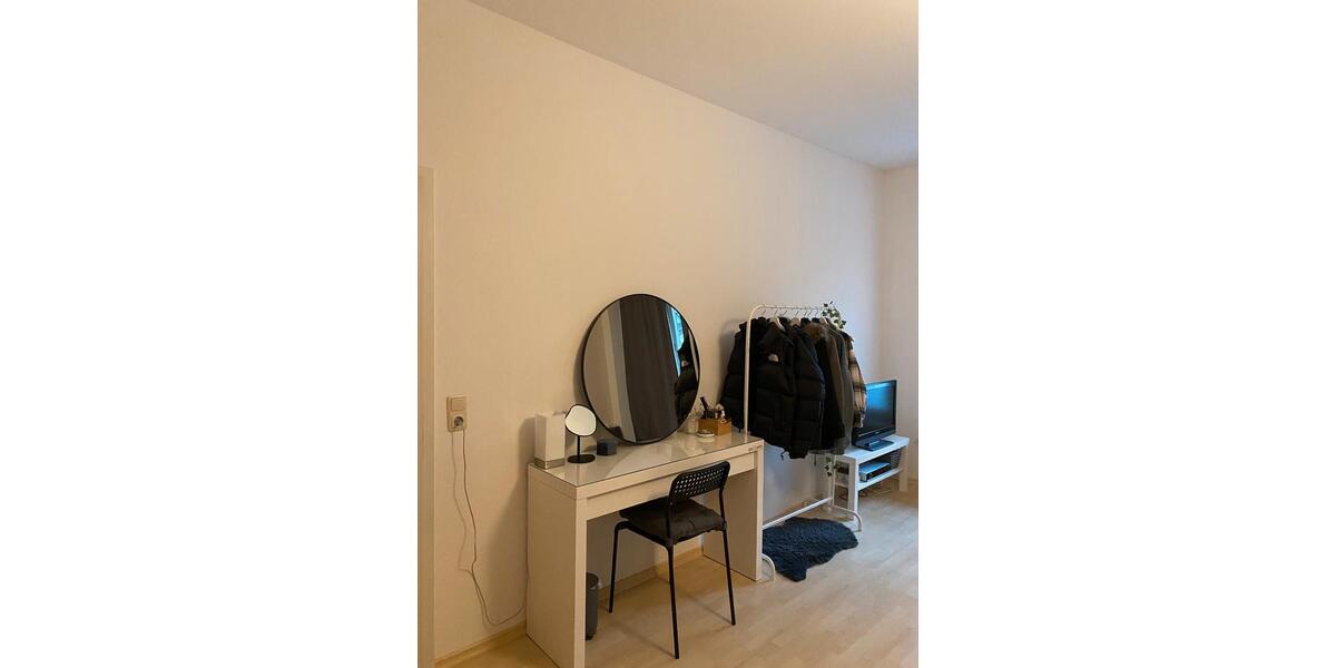 Gemütliches Zimmer in 3er-WG :) 1 zimmer