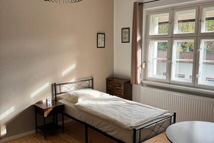 Wohnen auf Zeit Zossen - 3 Zimmer, 70 m&sup2;, 30&euro; | Angebot:23567883