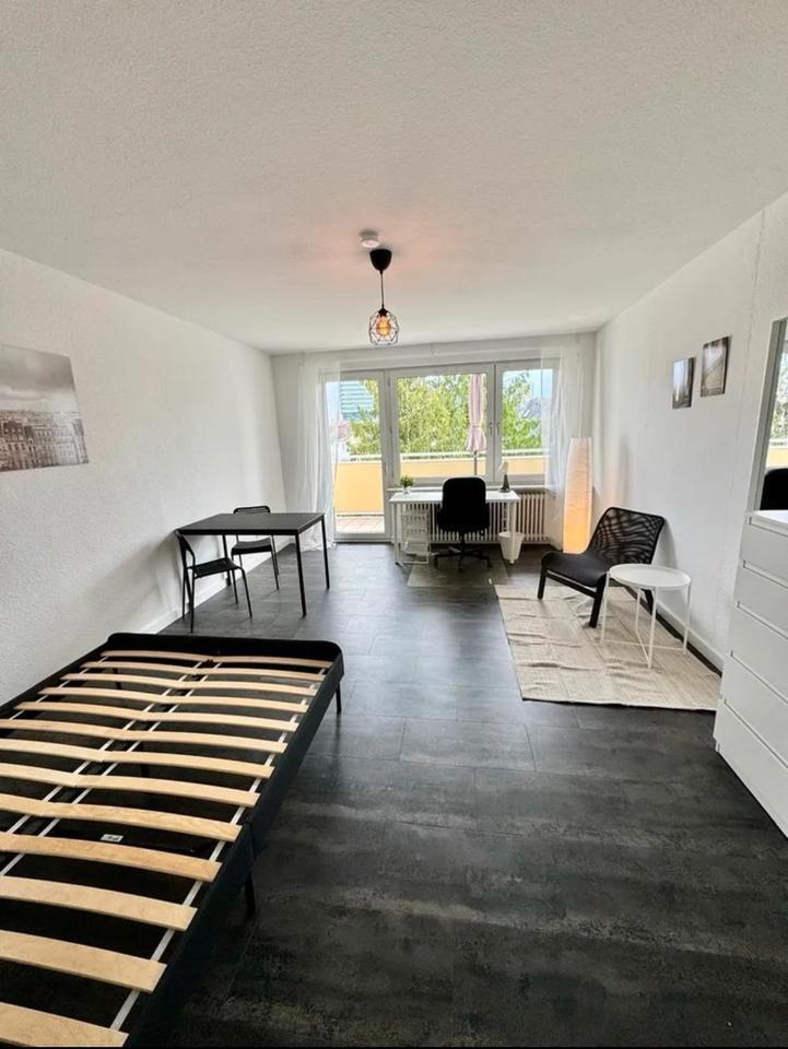 Möbliertes Zimmer in heller Wohnung (ab 01.08.)