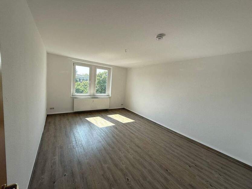 Wohnen im Dachgeschoss - 3 Zimmer- EBK - zwei Bäder