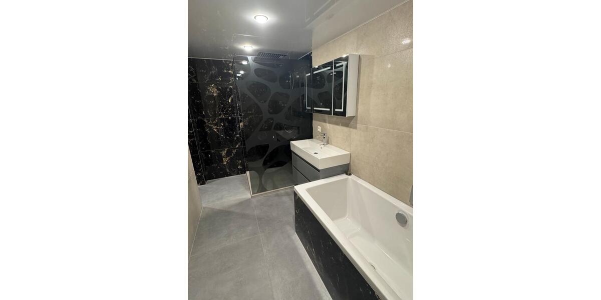 Etagenwohnung Neukirchen - 3 Zimmer, 120 m&sup2;, 1.400&euro; | Angebot:26148673
