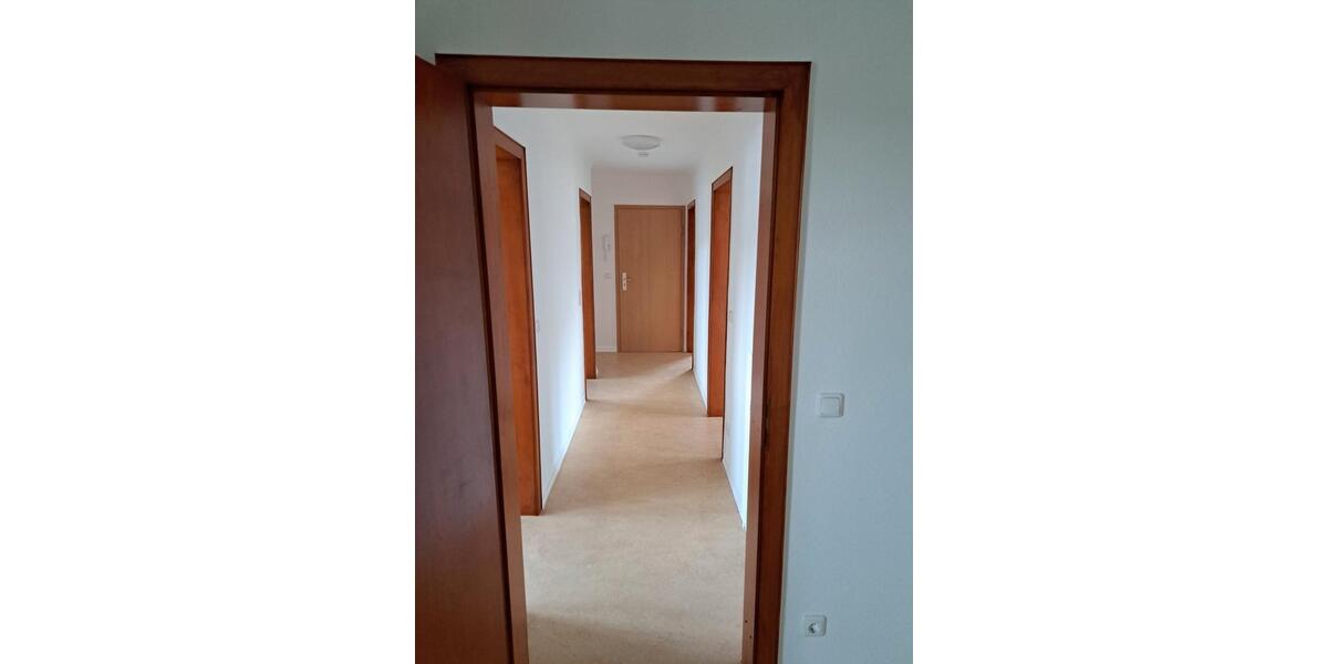 Dachgeschoßwohnung Nidda - 3 Zimmer, 82 m&sup2;, 700&euro; | Angebot:26262293