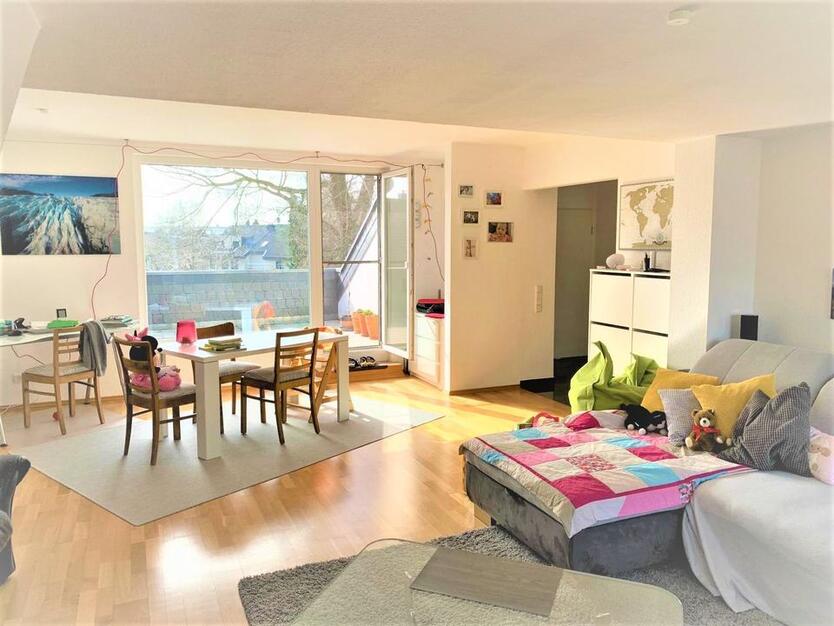 ### TOP Wohnung, mit EBK, Terrasse, Parkett, ab 01.01. 3 zimmer