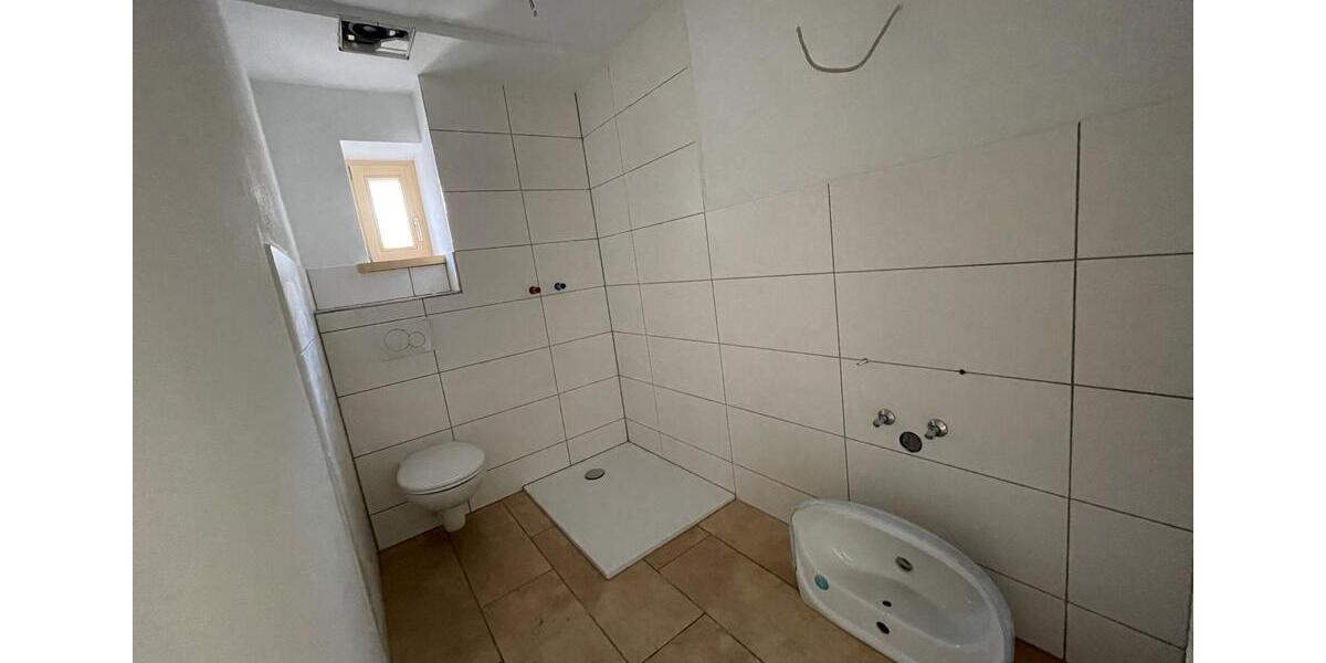 Erdgeschoßwohnung Altötting - 3 Zimmer, 84 m&sup2;, 924&euro; | Angebot:26351886
