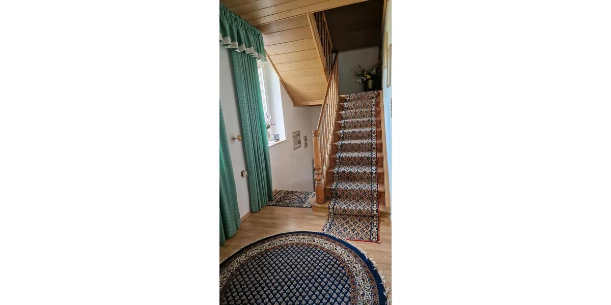 Einfamilienhaus Holzminden - 12 Zimmer, 320 m&sup2;, 2.300&euro; | Angebot:26037589