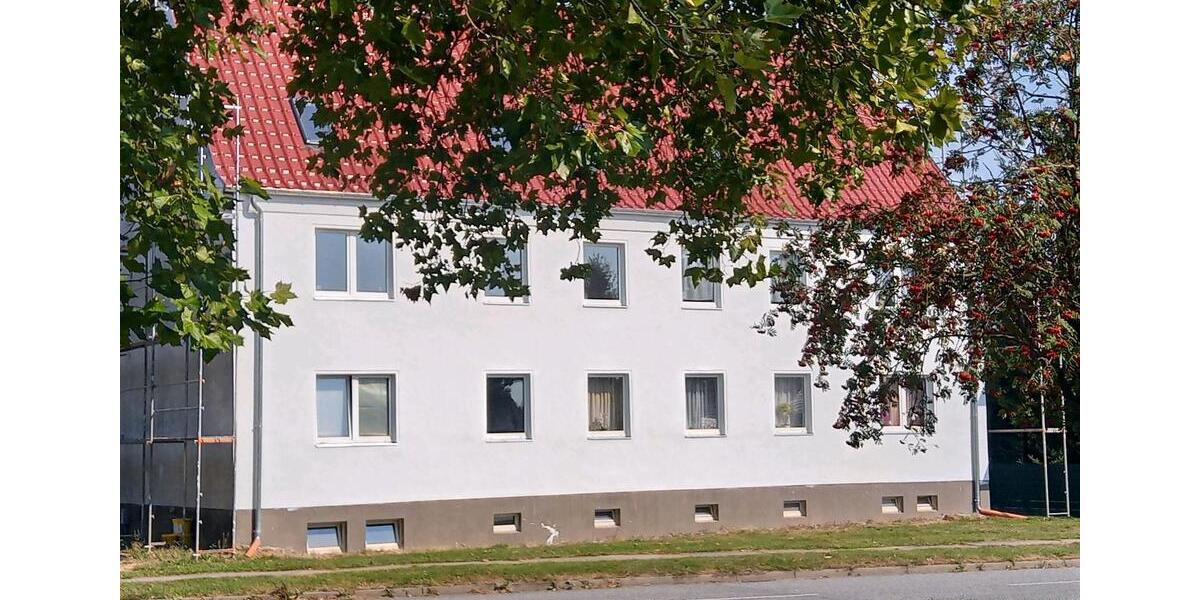 Erdgeschoßwohnung Halbe - 3 Zimmer, 74 m&sup2;, 750&euro; | Angebot:24979372