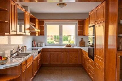 Haus Sulzbach - 7 Zimmer, 210 m&sup2;, 1.750&euro; | Angebot:26616848