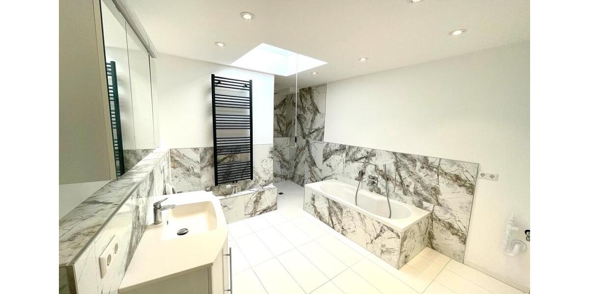 Sehr schöne 4ZKB-Altbauwohnung mit grosser Terrasse & Loft in Dur 4 zimmer