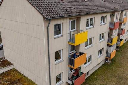 Frisch sanierte 3-Zimmer-Wohnung in ruhiger Lage von Schwandorf - Hochrainstraße 54 3 zimmer