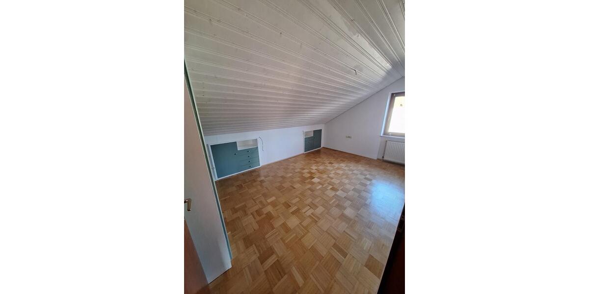 Dachgeschoßwohnung Tuttlingen - 2 Zimmer, 68 m&sup2;, 650&euro; | Angebot:24850555