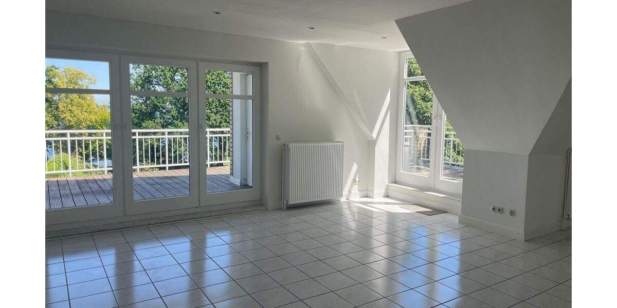 Etagenwohnung Schwerin Ostorf - 5 Zimmer, 155 m&sup2;, 1.650&euro; | Angebot:25837556