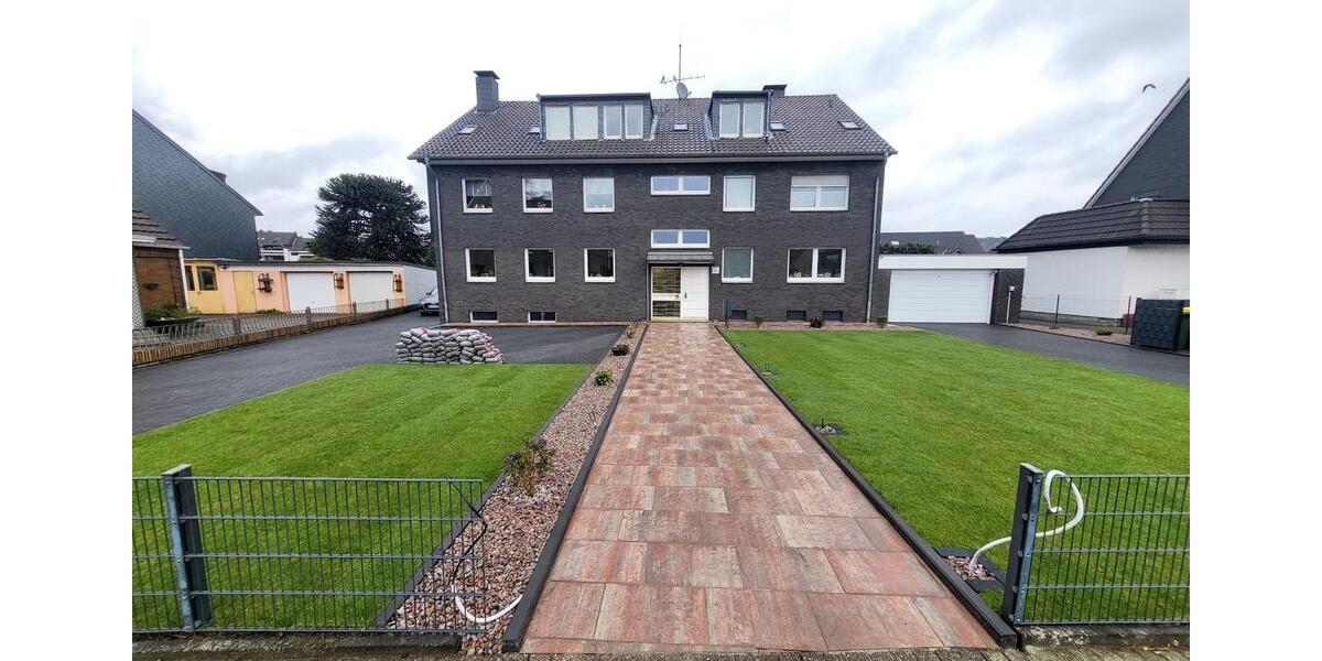 Dachgeschoßwohnung Oberhausen - 3 Zimmer, 70 m&sup2;, 780&euro; | Angebot:24842480