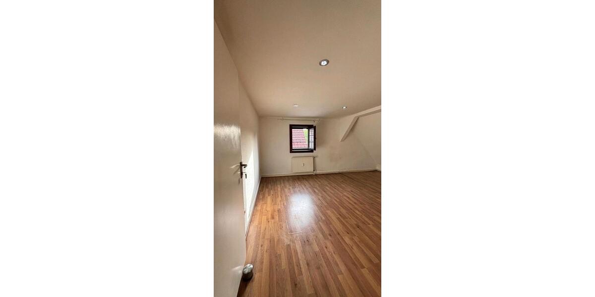 Dachgeschoßwohnung Birkenau - 3 Zimmer, 90 m&sup2;, 950&euro; | Angebot:26701066