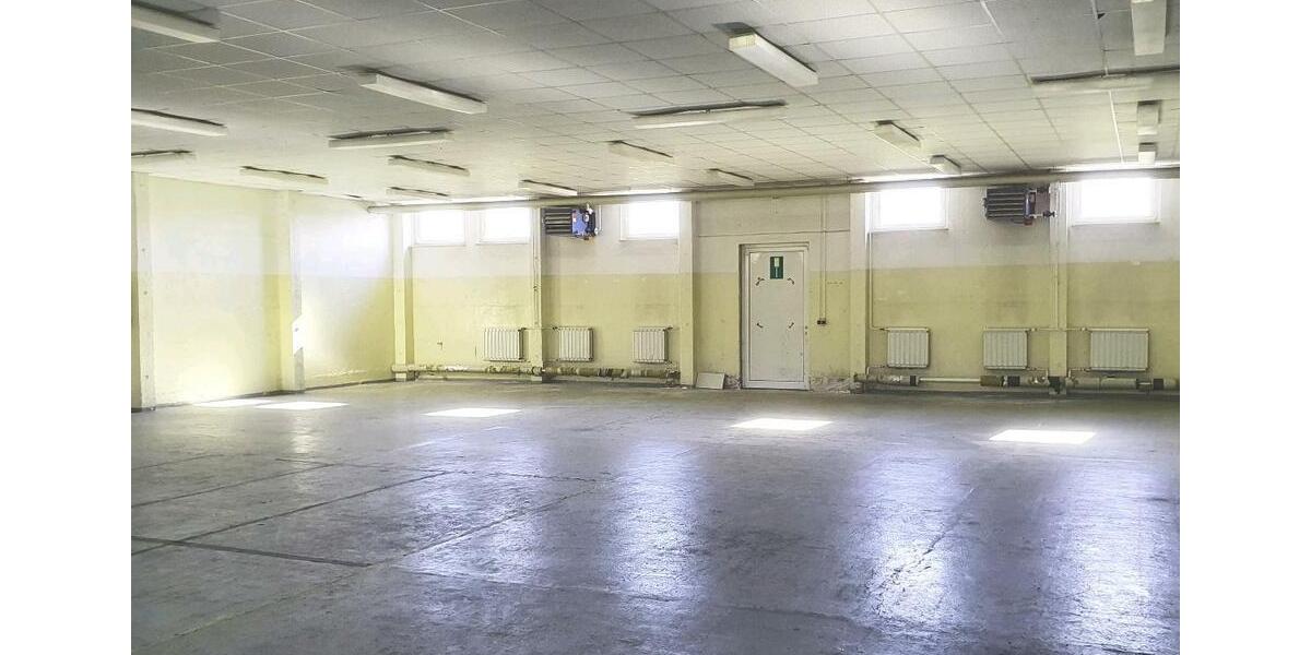 Halle Werkstatt Lager mit 270m² in Stavenhagen Basepohl zimmer