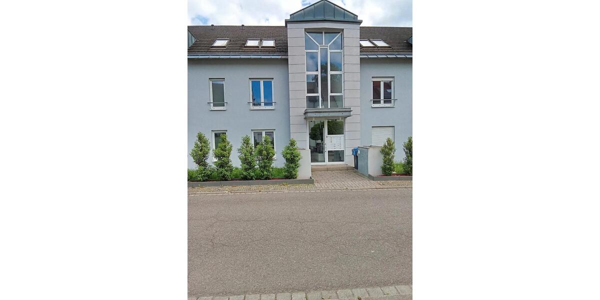 Dachgeschoßwohnung Saarbrücken Kieselhumes - 3 Zimmer, 69 m&sup2;, 769&euro; | Angebot:26656349