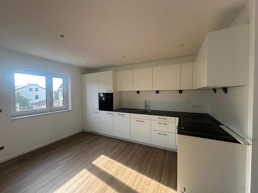 Hochwertige 3-Zimmerwohnung in Poing mit Einbauküche und Balkon