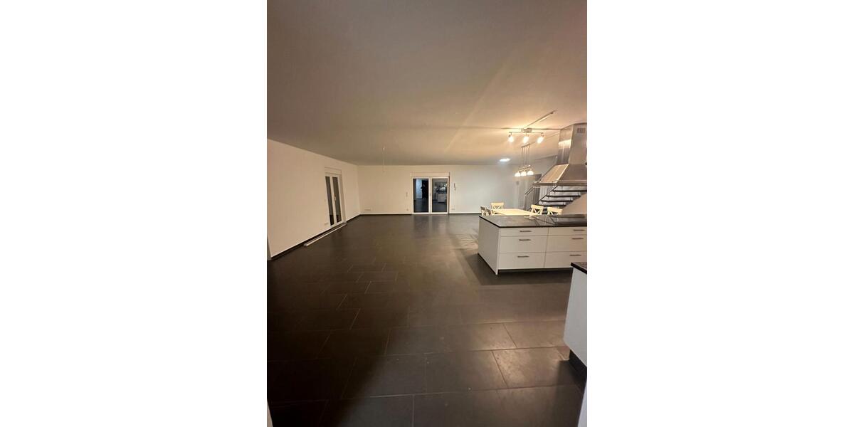 Doppelhaushälfte Püttlingen - 4 Zimmer, 230 m&sup2;, 1.830&euro; | Angebot:26299543