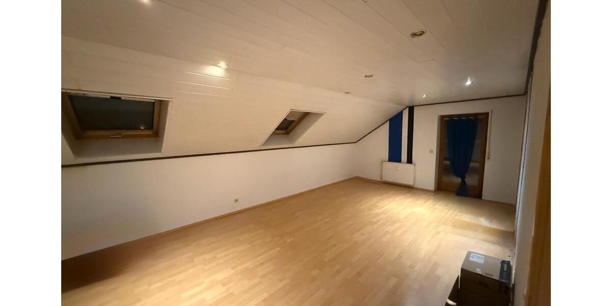 Dachgeschoßwohnung Wernberg-Köblitz Köblitz - 3 Zimmer, 100 m&sup2;, 580&euro; | Angebot:25959699