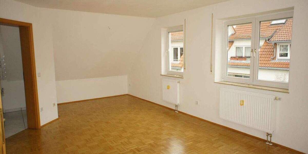 Etagenwohnung Flöha Plaue - 3 Zimmer, 65 m&sup2;, 457&euro; | Angebot:25771887