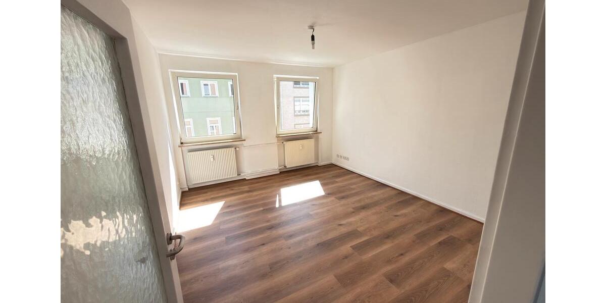 Etagenwohnung Wiesbaden Biebrich - 2 Zimmer, 47 m&sup2;, 990&euro; | Angebot:26325843